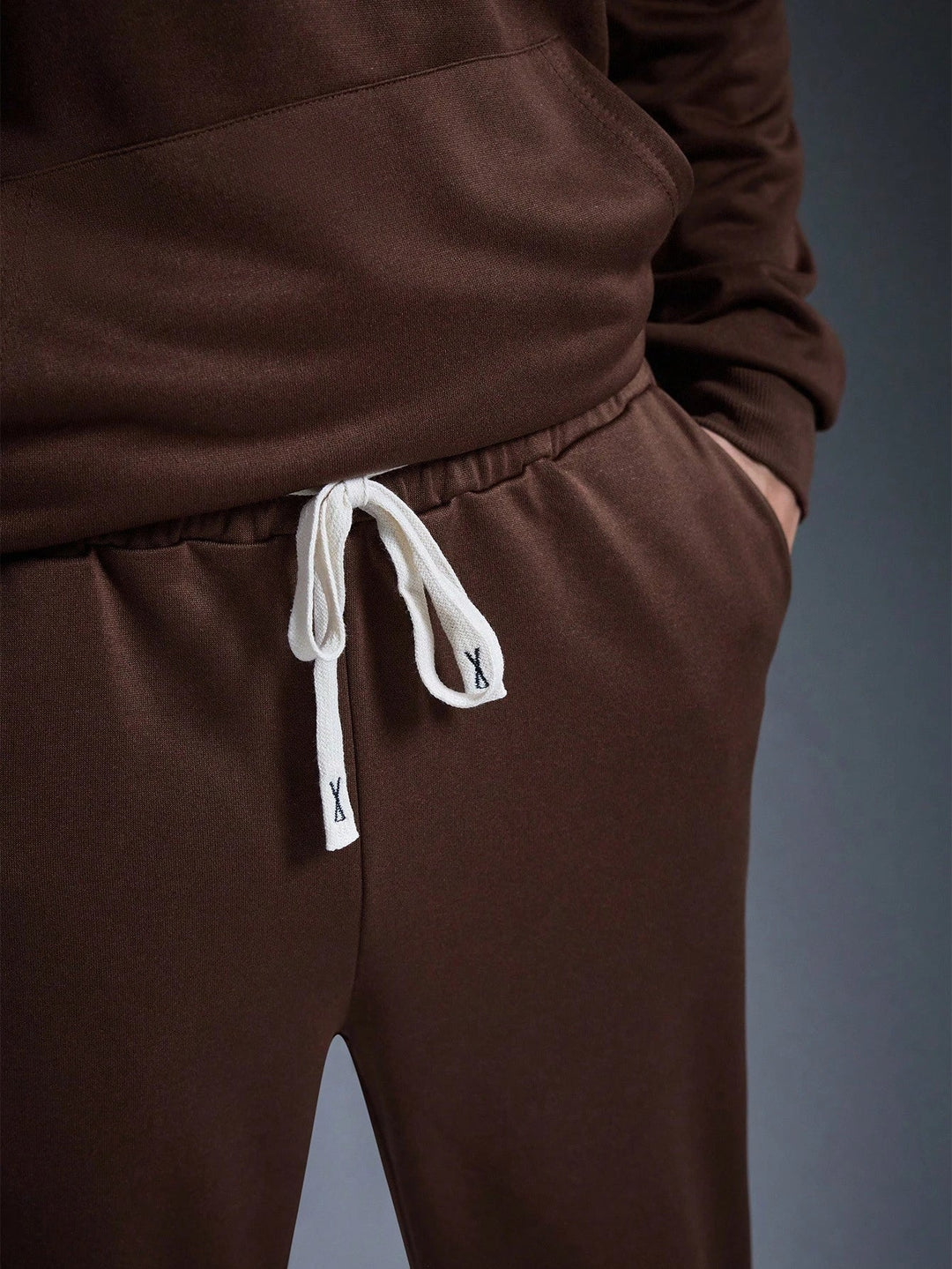 2-Piece Set with Hoodie and Pants for Men | Ideal for All Seasons