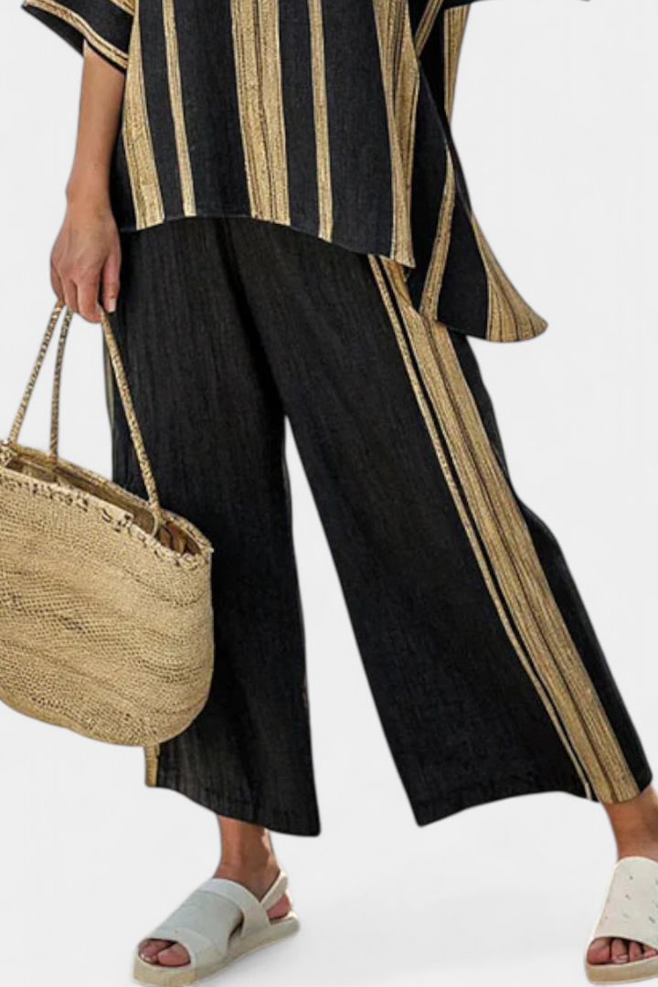 Tamara – oversized striped top and relaxed linen pants