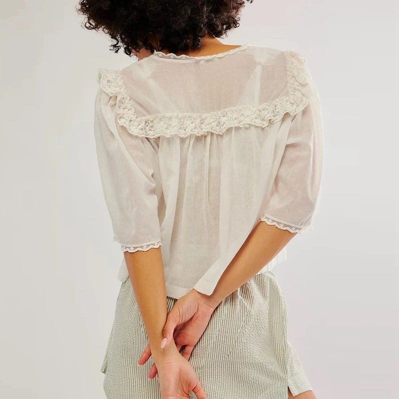 Ivy Manhattan | Ruffle Blouse