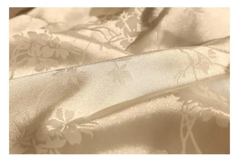 Ivy Manhattan | Satin