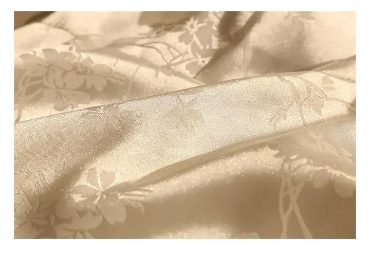 Ivy Manhattan | Satin