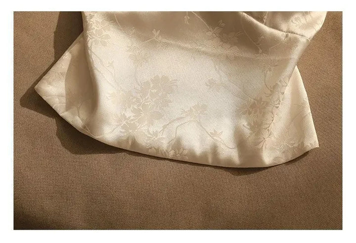 Ivy Manhattan | Satin