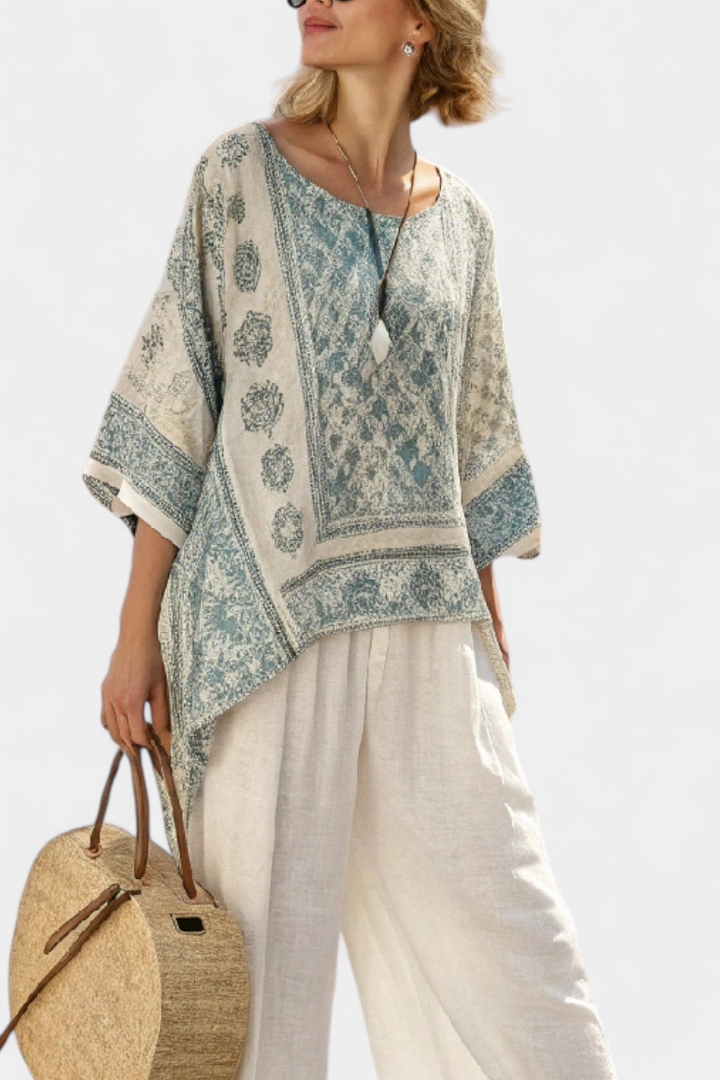 Annalisa – comfortable printed blouse and wide-leg white pants