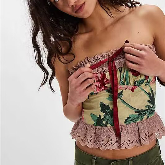 Ivy Manhattan | Lace Top